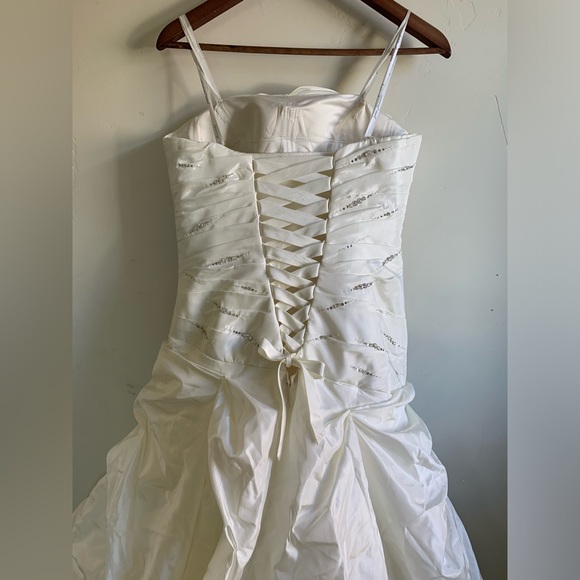 ▶️ justin alexander wedding dress 8 Swarovski crystals lace up back train 8300 - Picture 15 of 16